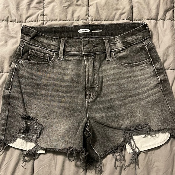 Old Navy distressed shorts - Picture 1 of 3
